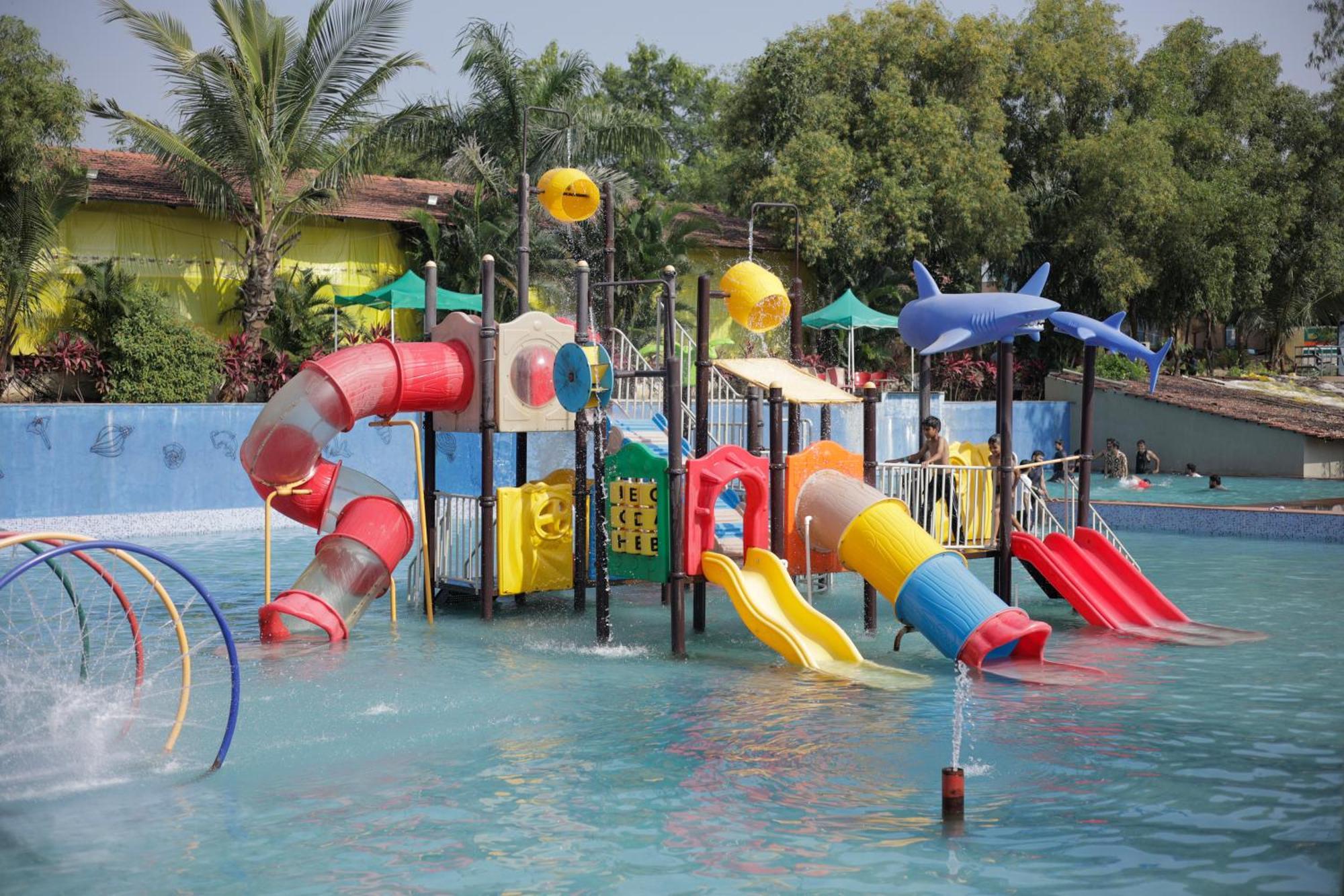 Vits Roccia Hill Resort And Adventure Park, Navapur Songadh Exterior photo
