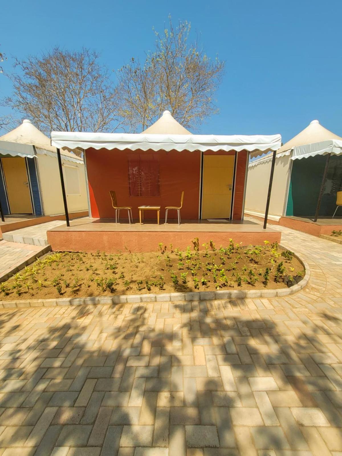Vits Roccia Hill Resort And Adventure Park, Navapur Songadh Exterior photo